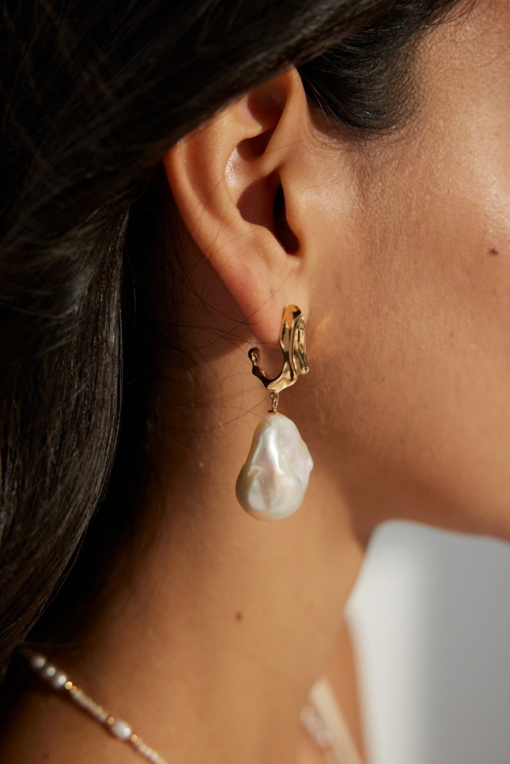 Natural Baroque Pearl Gold Hoop Earrings