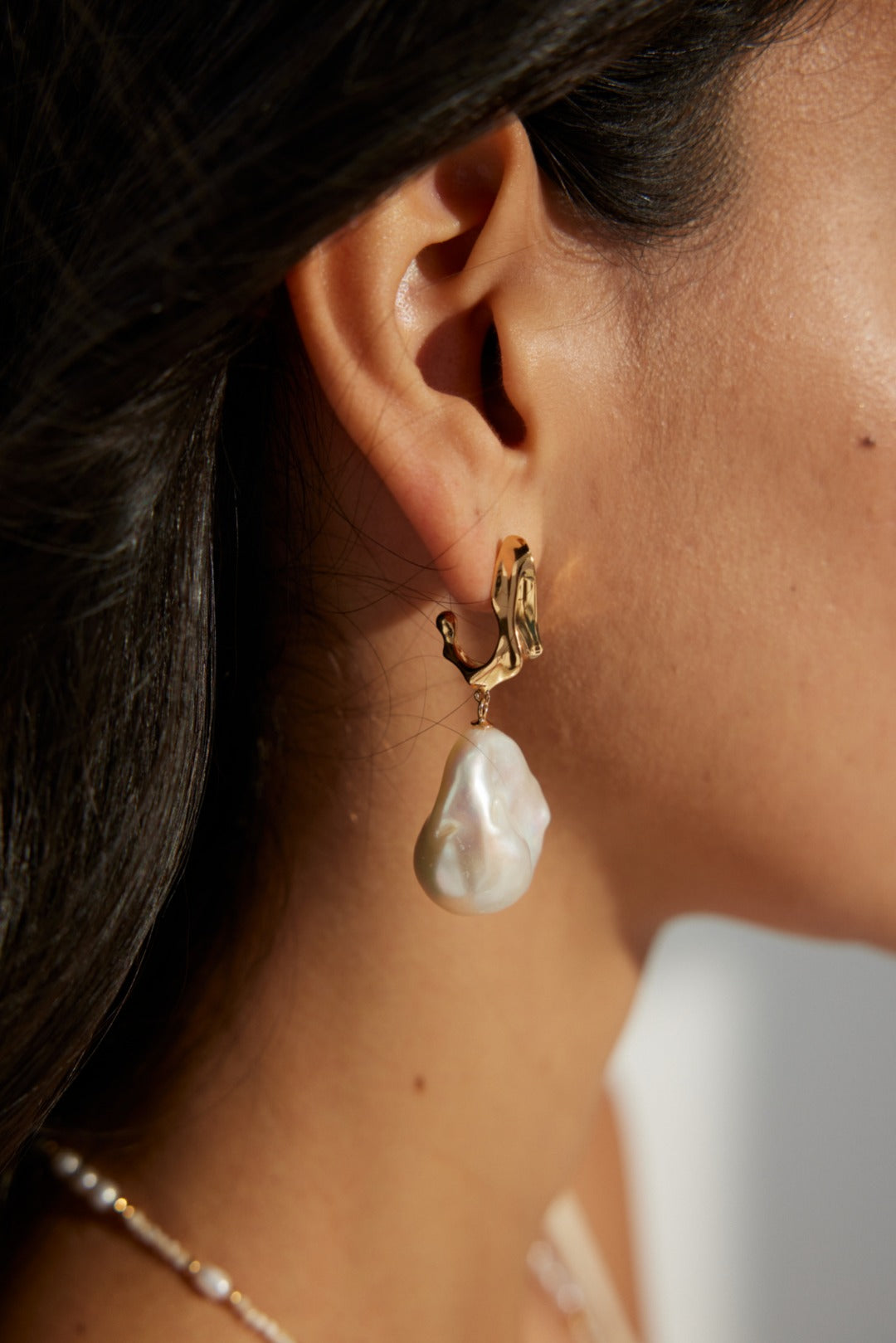 Natural Baroque Pearl Gold Hoop Earrings